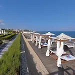 Üdülőközpont Nana Royal Premium & 5*