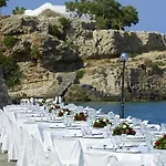 Üdülőközpont Nana Royal Premium &