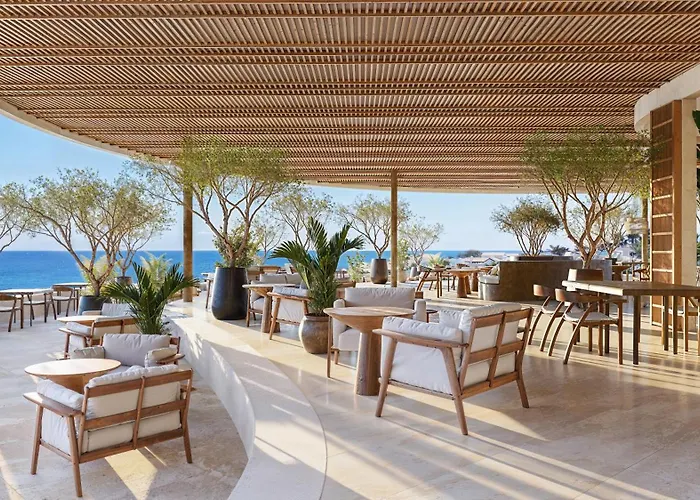 Nana Royal Premium & ヘルソニソス